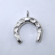 Horse shoe pendant